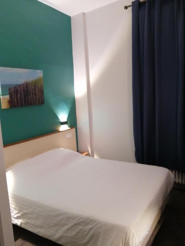 Hotel Des Lices - Angers - image 2