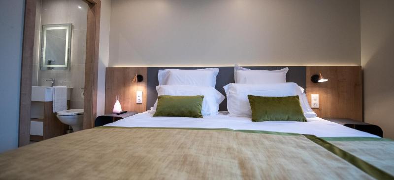 Small Twin Room image 1