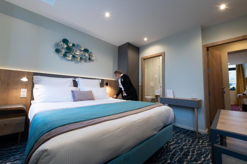 Double Room with Private Bathroom image 1