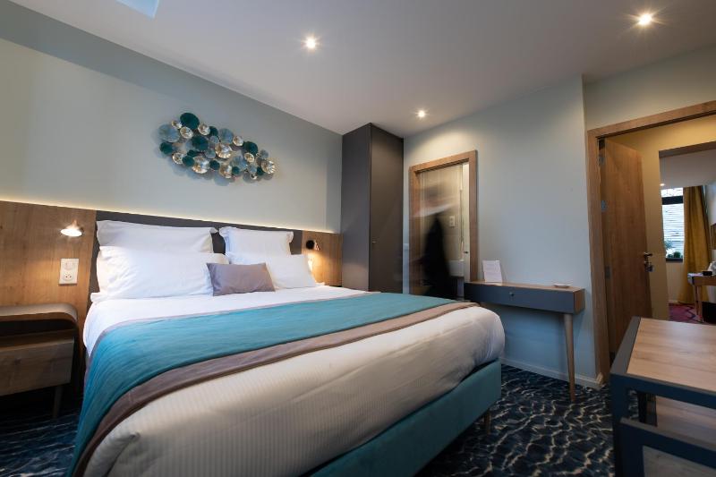 Double Room with Private Bathroom image 2
