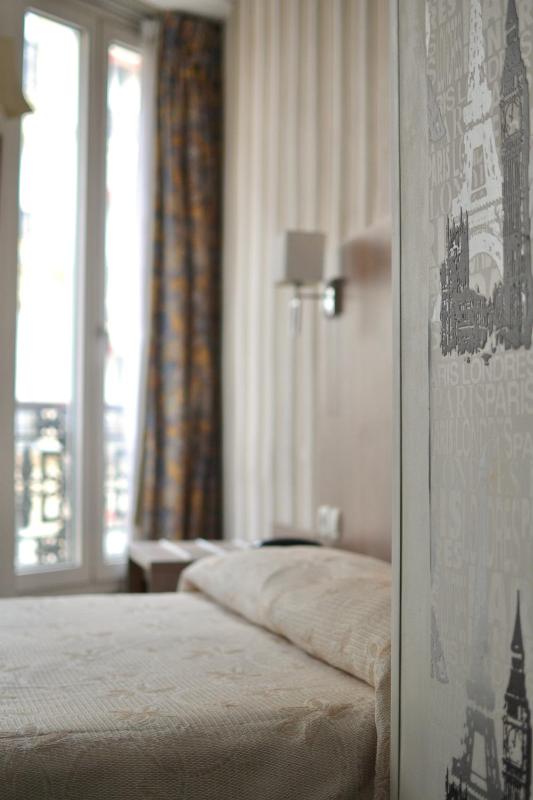 Double Room image 2