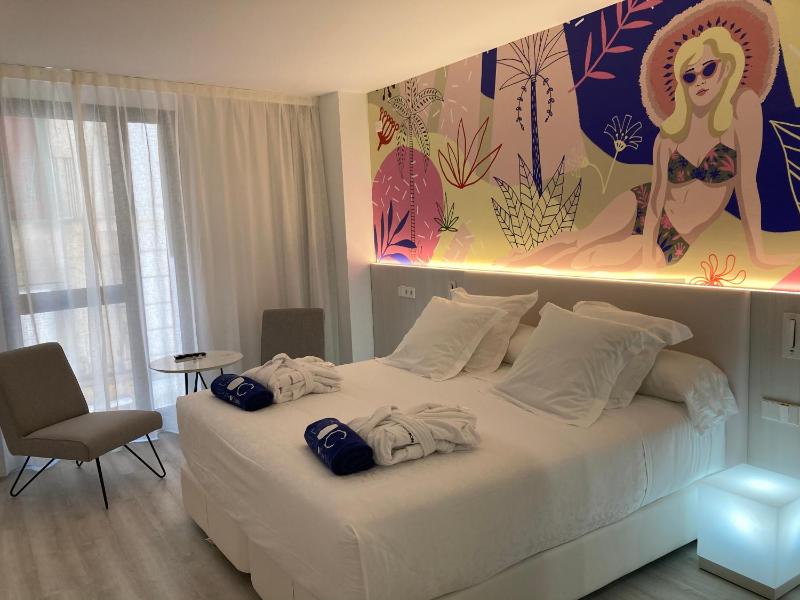 Superior Double Room image 4