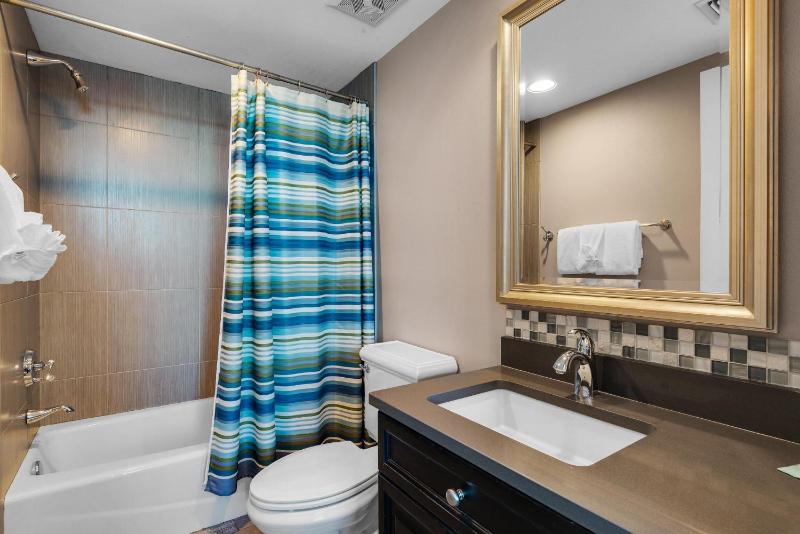 Portofino Tower 2 Unit 1008 - image 22
