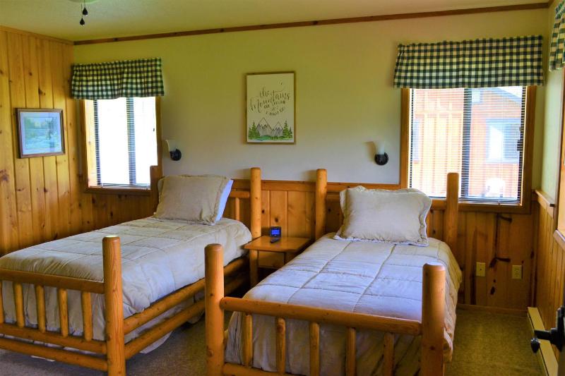 Deluxe Double or Twin Room image 2