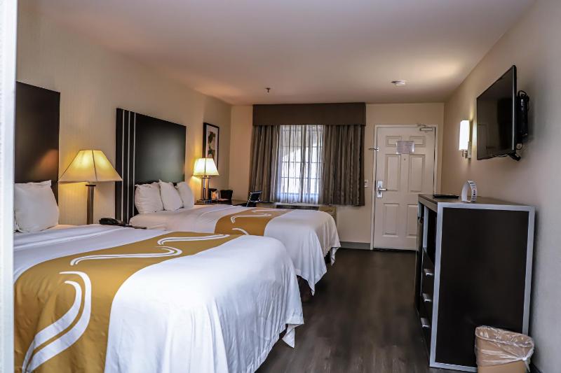 Standard Room, 2 Double Beds, Non Smoking image 1
