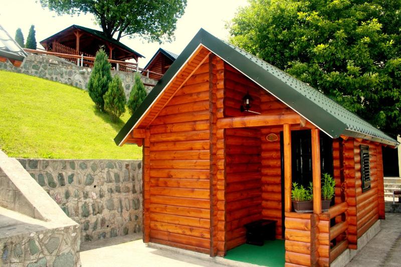 Bungalow with Mountain View image 2
