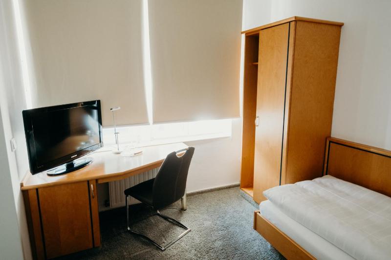 Economy Single Room image 4