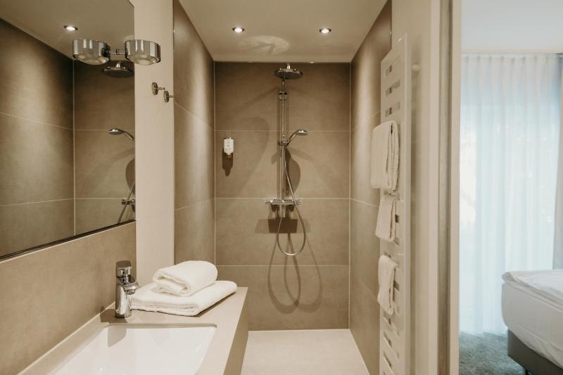 Business Double Room image 4