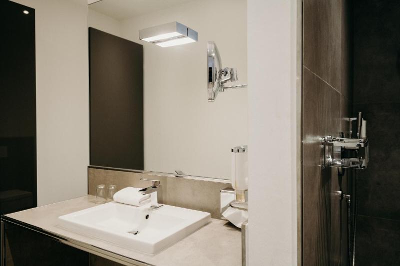 Superior Apartment image 2