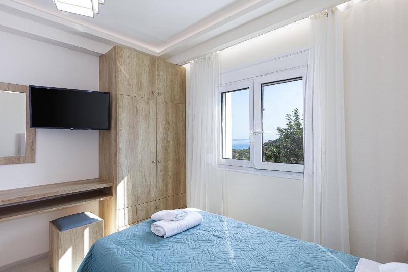 Family Villa Basilicata Gloria with Private Heated Pool BBQ & Kid's Play Area - image 8