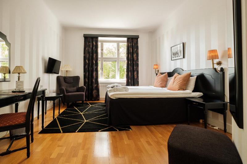 Double Room image 1