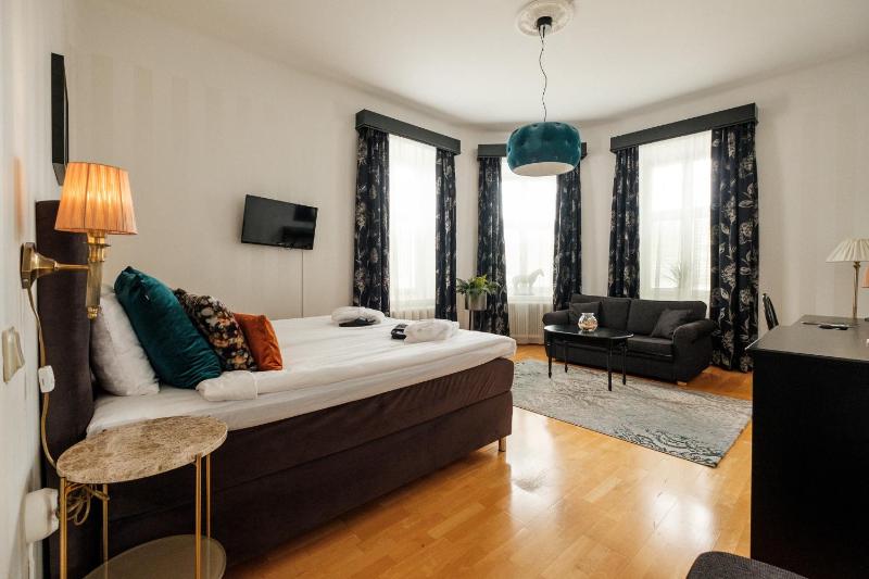 Superior Double Room image 3