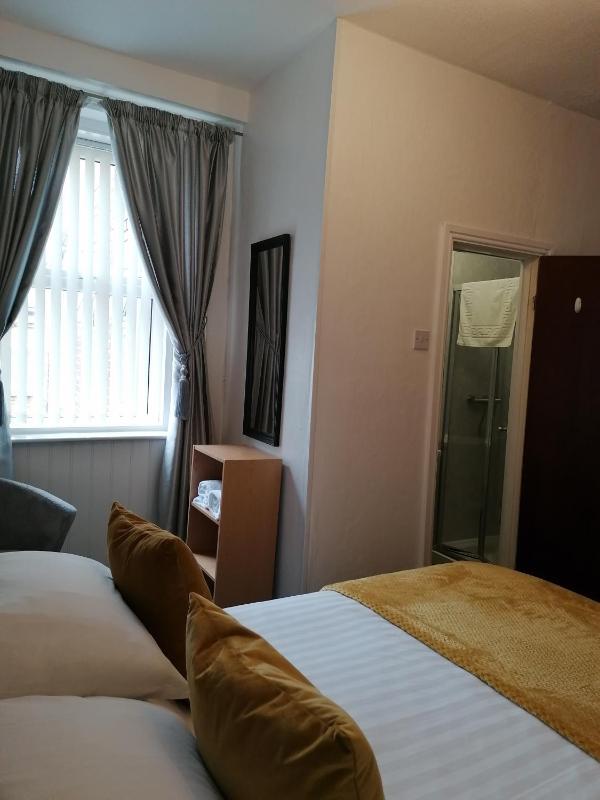 Double Room image 1
