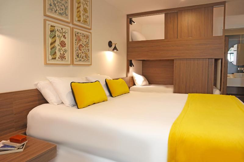 Quadruple Room image 3