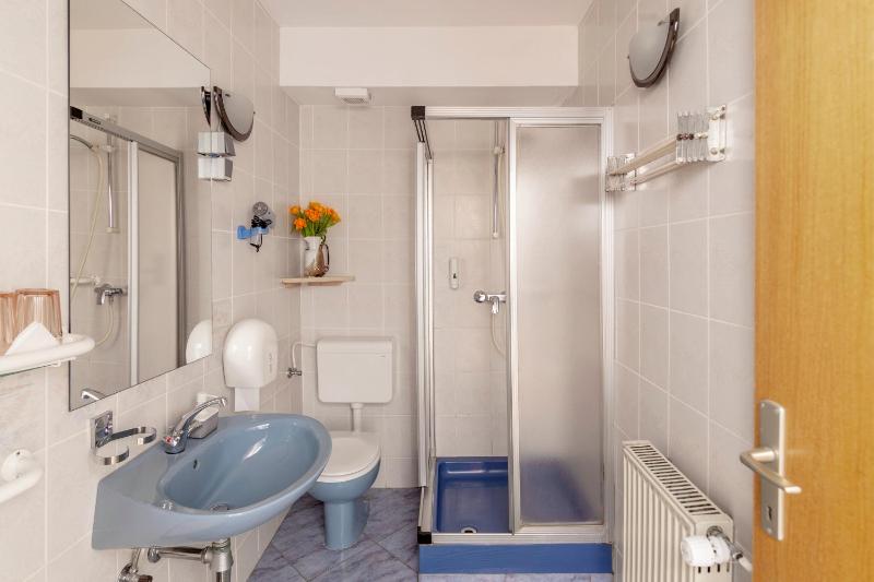Studio Apartment image 3