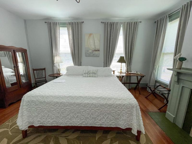 King Room image 2