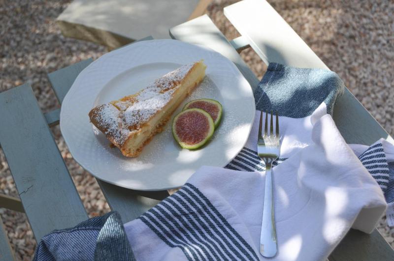 Double Room with Private Bathroom image 2