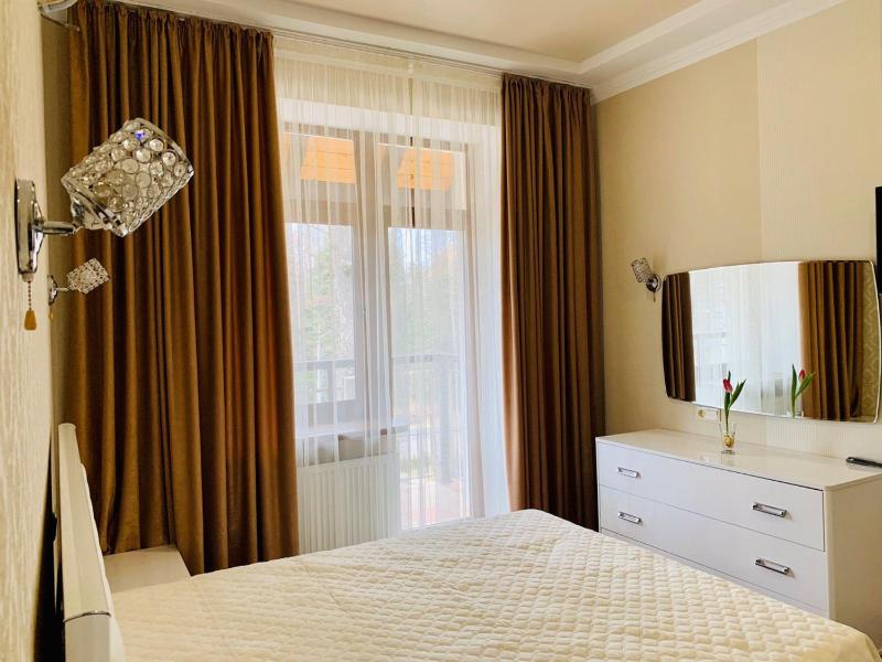 Standard Queen Room image 3