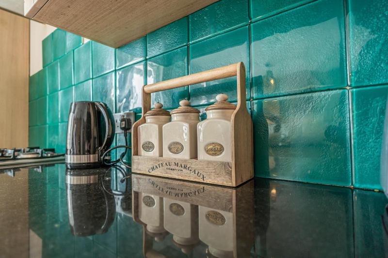 Standard Double Room with Shared Bathroom and Toilet image 4