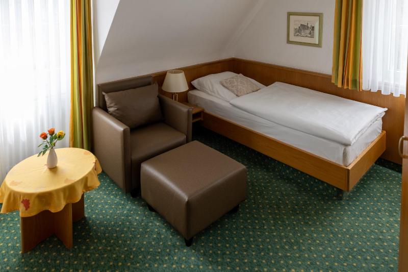 Single Room image 4