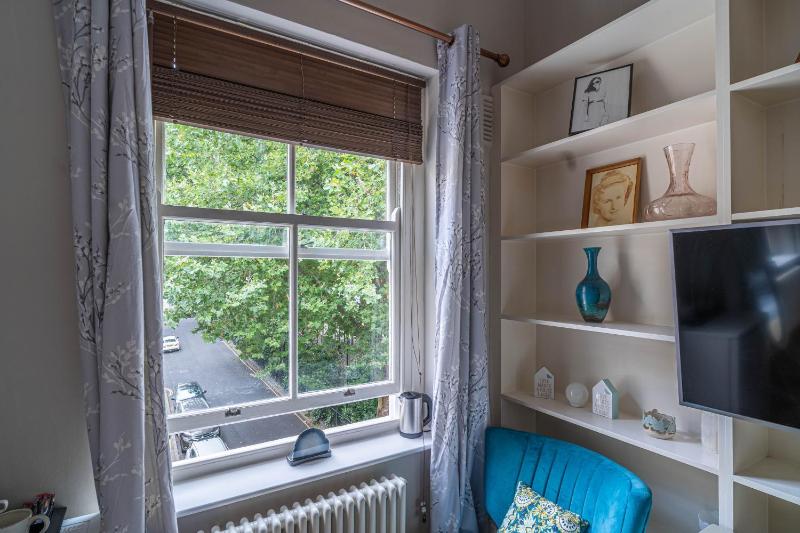 Standard Double Room with Private Bathroom image 4
