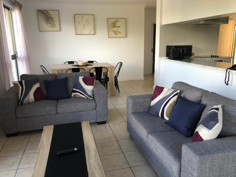 Coral Towers Holiday Suites - image 15