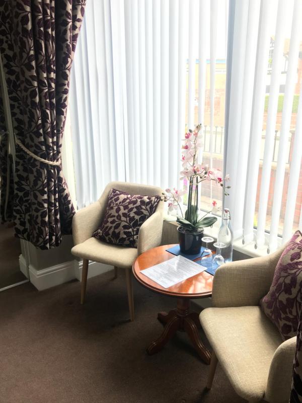 Superior Twin Room image 1