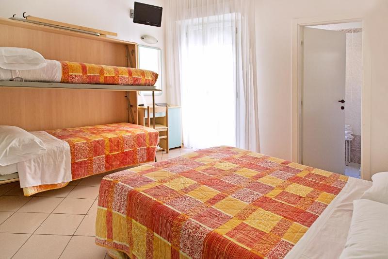 Quadruple Room image 1