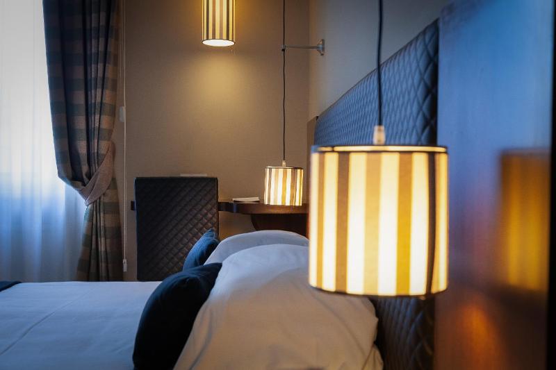 Standard Double Room image 4