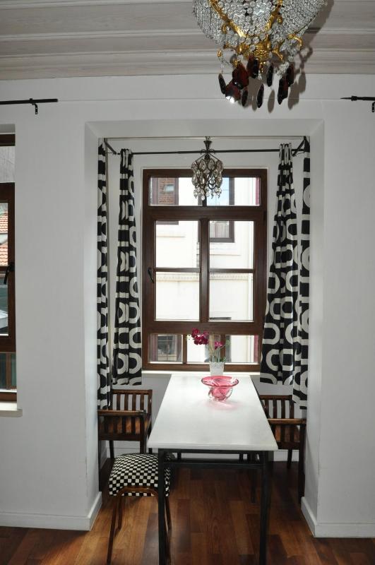 Deluxe Suite image 3