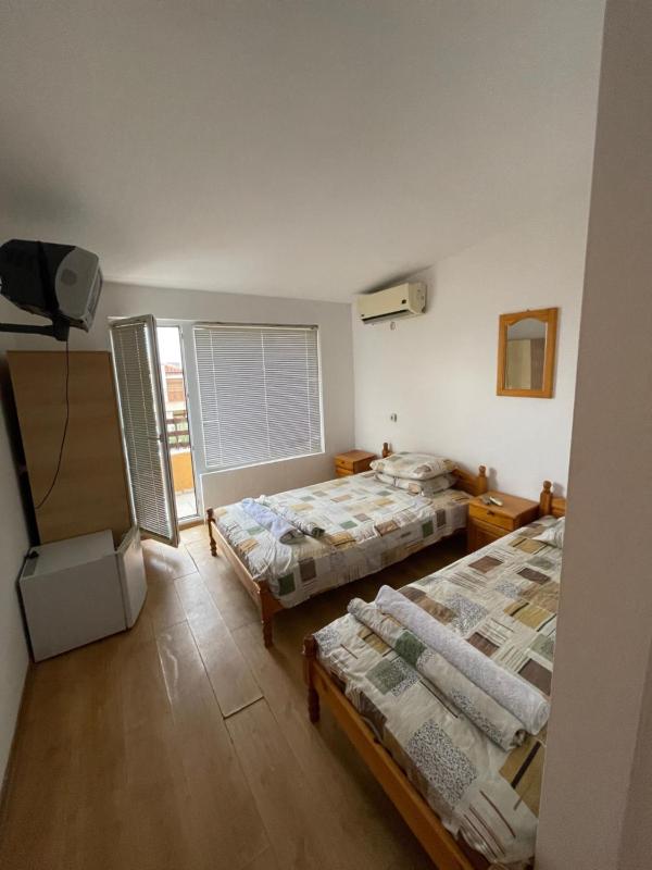 Twin Room with Sea View image 2
