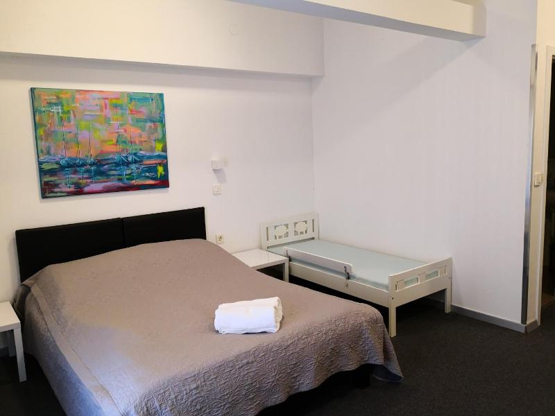 Deluxe Double Room with Extra Bed image 2