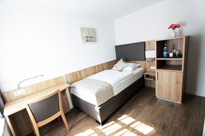 Single Room image 2