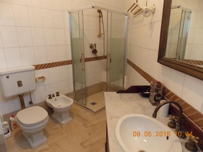 One-Bedroom Apartment image 2