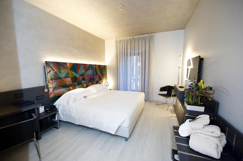 Superior Double or Twin Room image 2