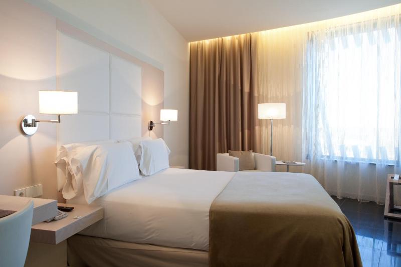 Basic Single Room image 3