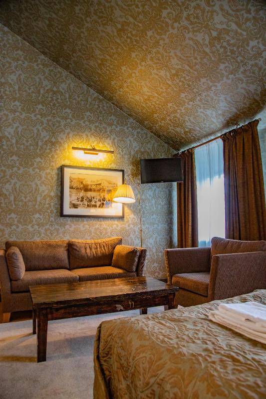 Twin Room image 2