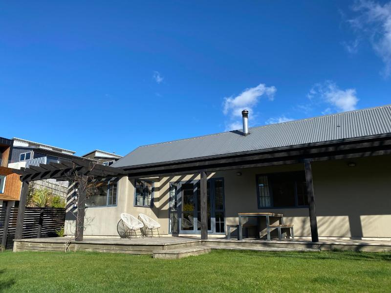 Time Out at Lake Wanaka - image 7