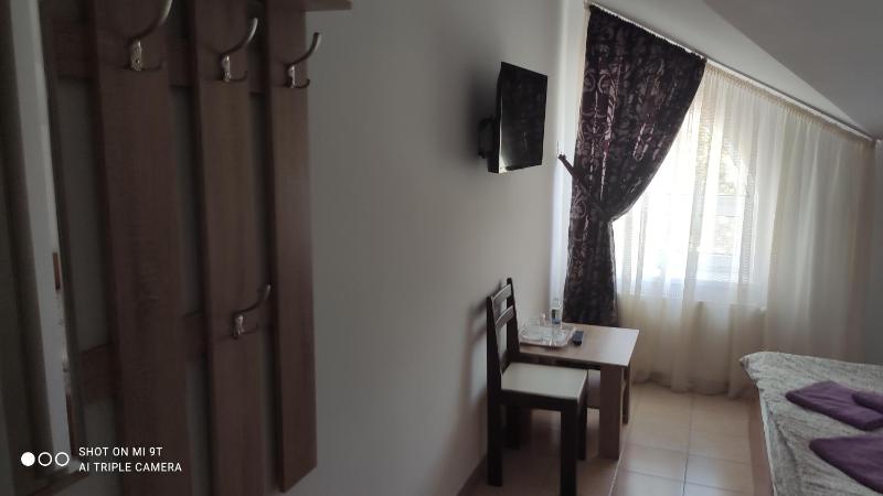 Double or Twin Room image 3