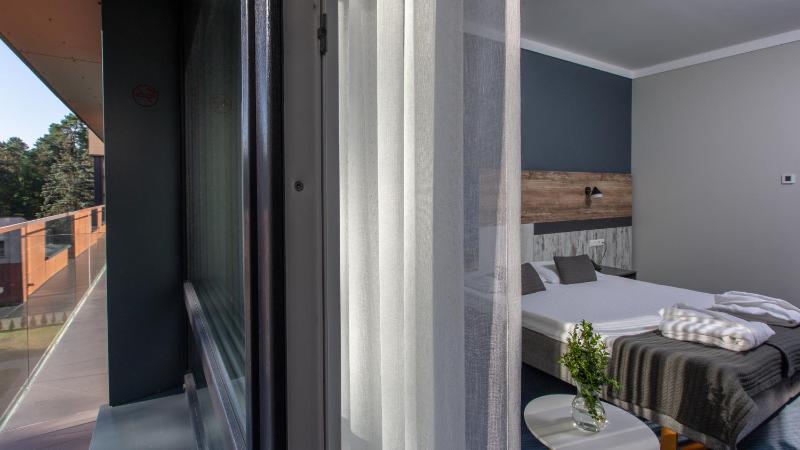 Standard Double Room with Balcony and Spa Access image 3