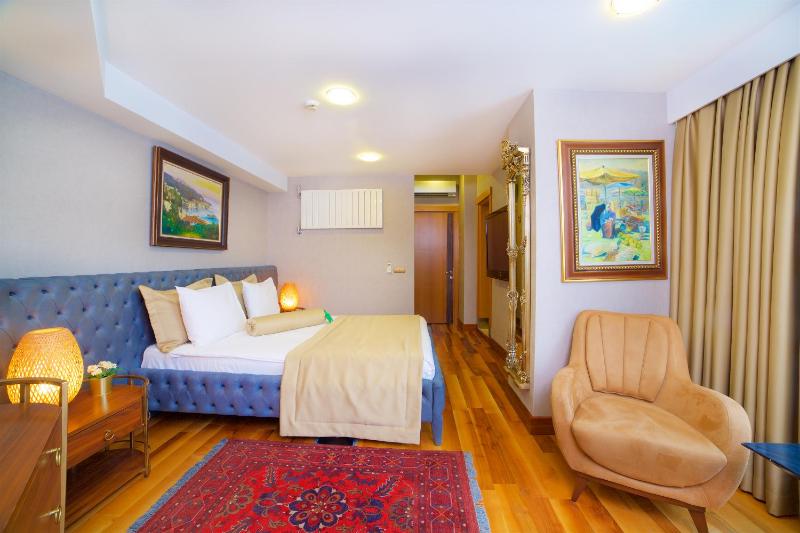 Junior Suite with Sea View image 4