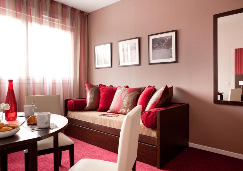 One-Bedroom Suite (4 Adults) - Non-Smoking image 2