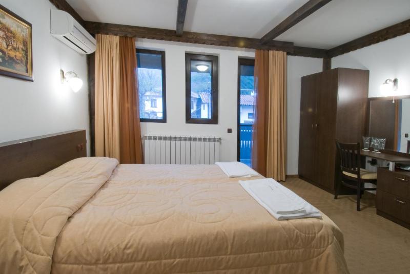 Double Room image 2