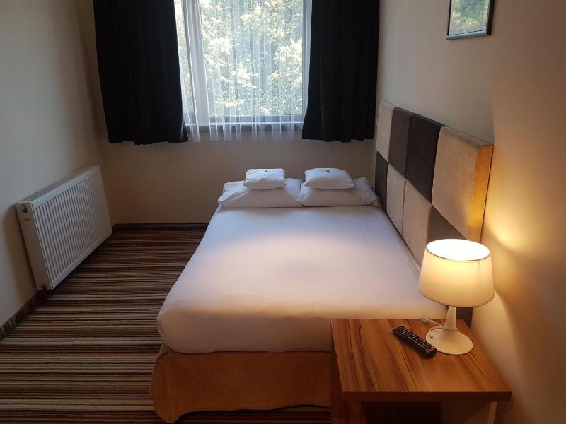 Small Double Room image 1