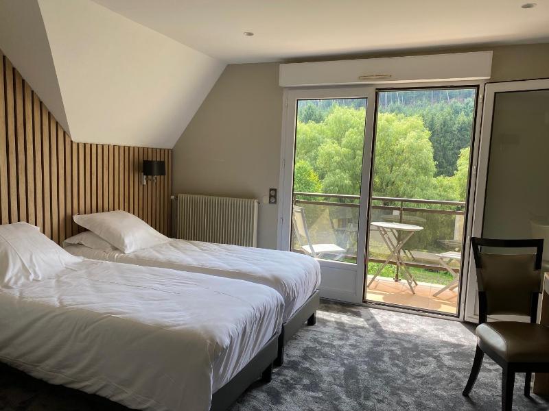 Deluxe Double or Twin Room with Balcony image 2