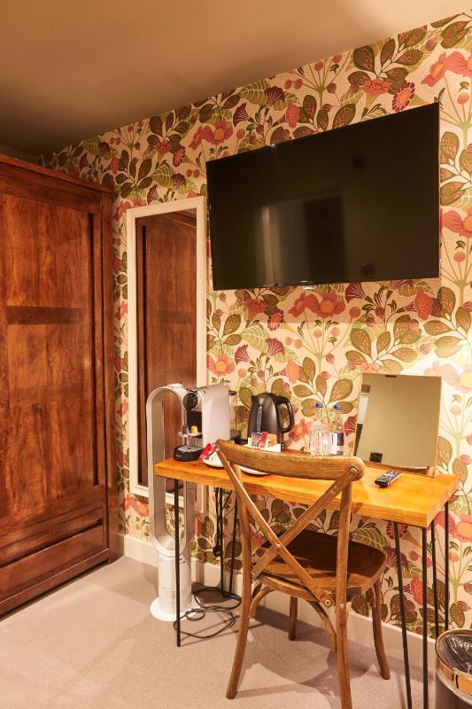 Double Room image 1