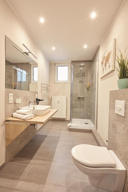 Deluxe One-Bedroom Apartment with City View image 4