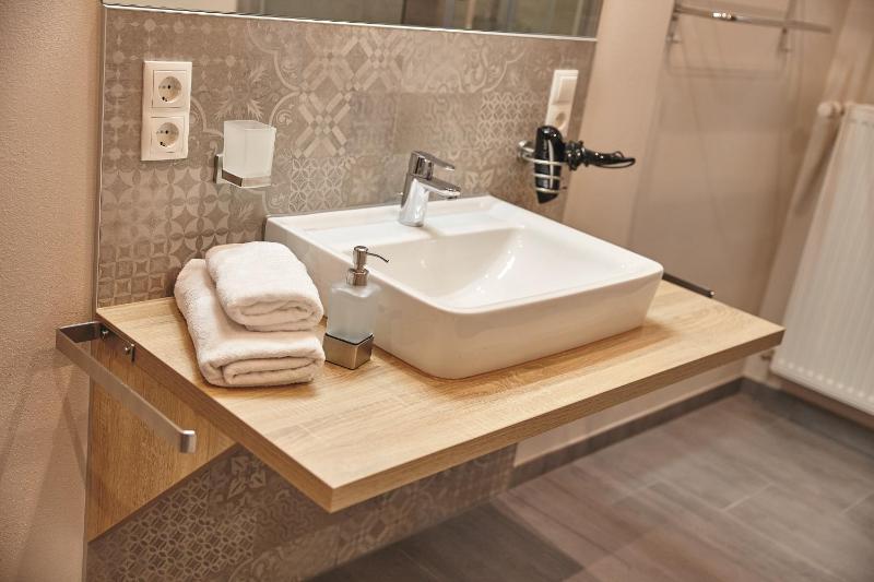 Deluxe One-Bedroom Apartment with City View image 3