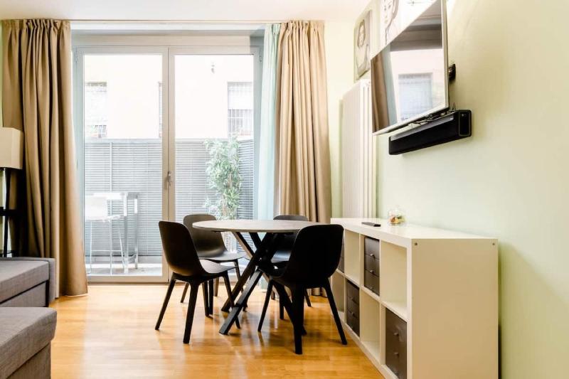Central Design Apartment - 24h Self Checkin Images