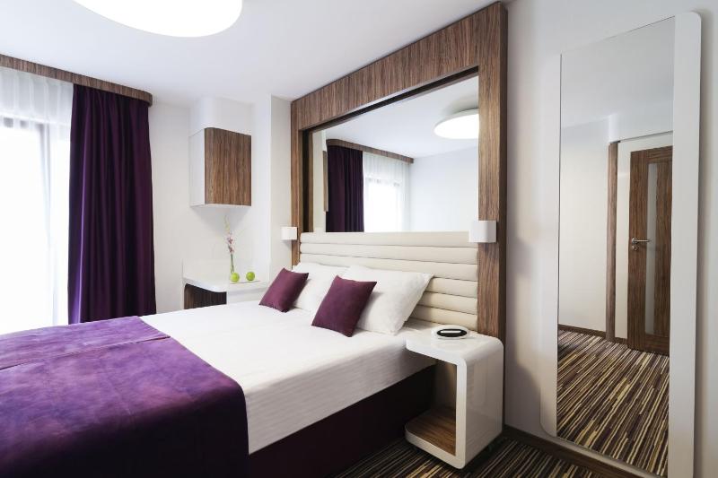 Classic Double or Twin Room image 1